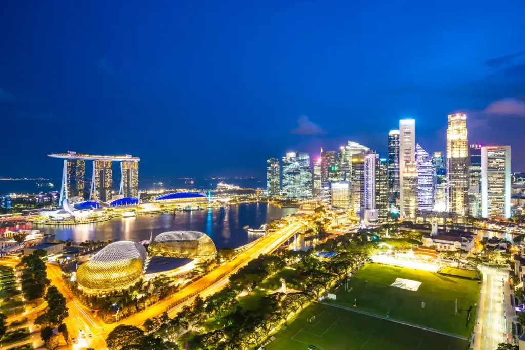 Singapore Marina Bay skyline at night